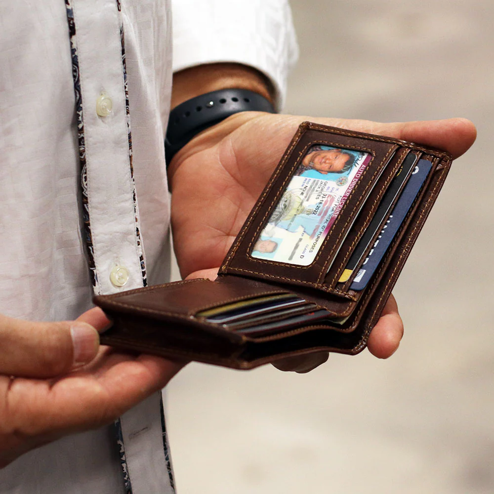 Bifold Wallet with Gusseted Currency Pocket #7731 - Image 10