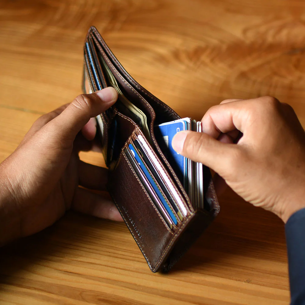 Bifold Wallet with Gusseted Currency Pocket #7731 - Image 9